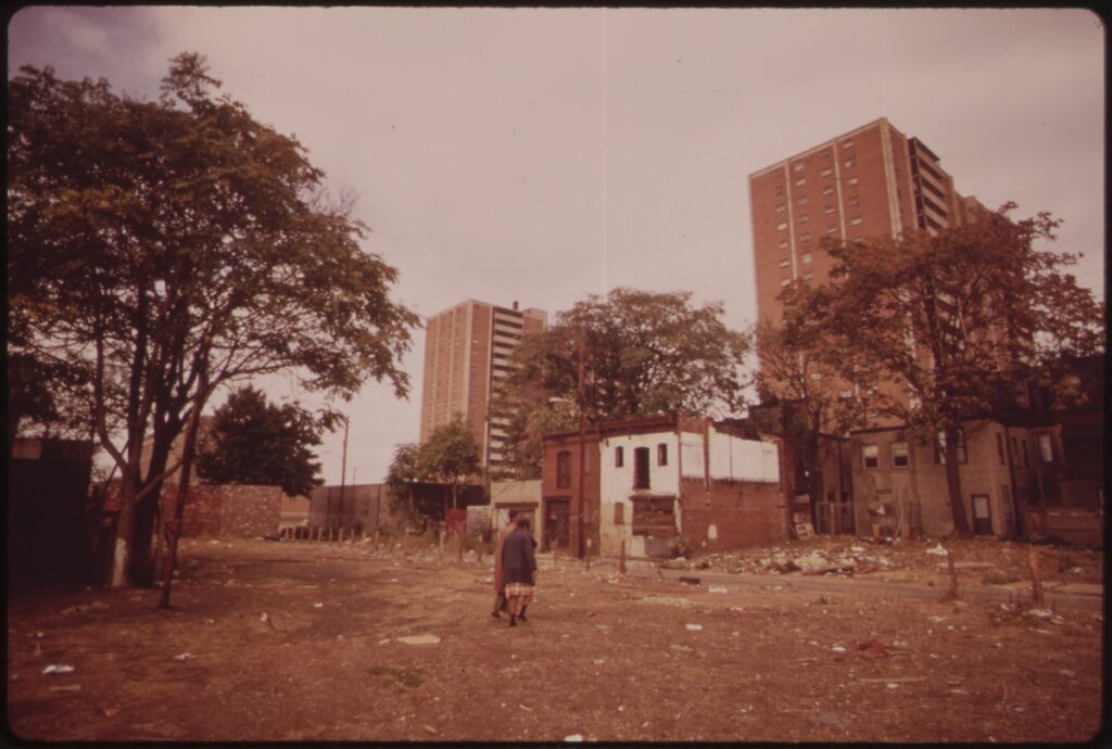 HOUSING_PROJECT_IN_NORTH_PHILADELPHIA_-_NARA_-_552757.jpg