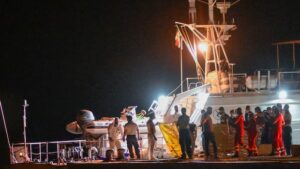 migration-italy-shipwreck.jpg