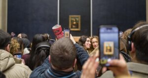 mona-lisa-louvre-2197085124.jpg